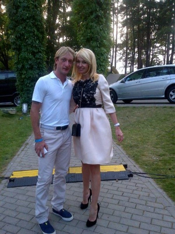 У Рудковской и Плющенко родился сын