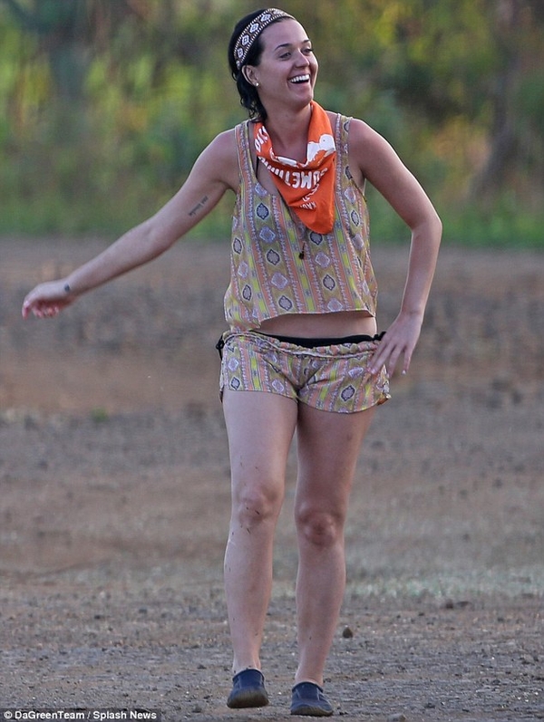 Кэти Перри запечатлели без макияжа и в пижаме