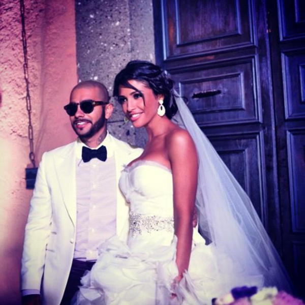 Санта Димопулос показала, как они с Тимати отдыхают в клубах