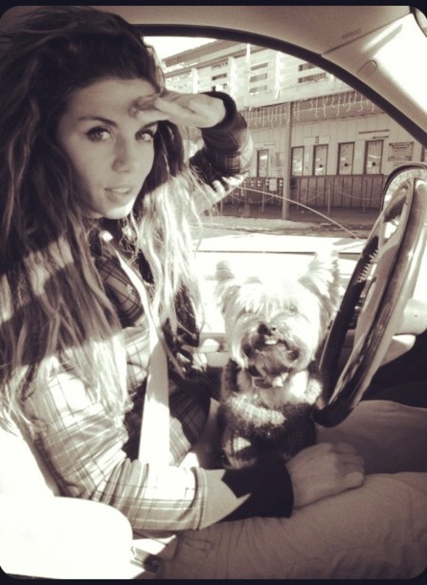 Анна Седокова публично приревновала мужа к читательнице своего Twitter