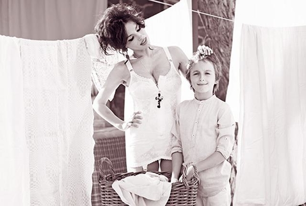 Надежда Мейхер похвасталась подарком от 10-летнего сына