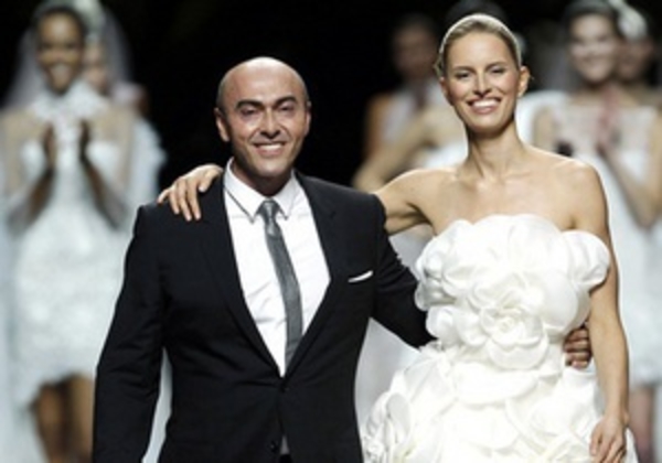 Умер известный дизайнер свадебных платьев Мануэль Мота