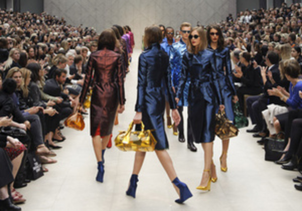 Фотогалерея: Блестяще, сэр! В Лондоне прошла знаменитая неделя моды