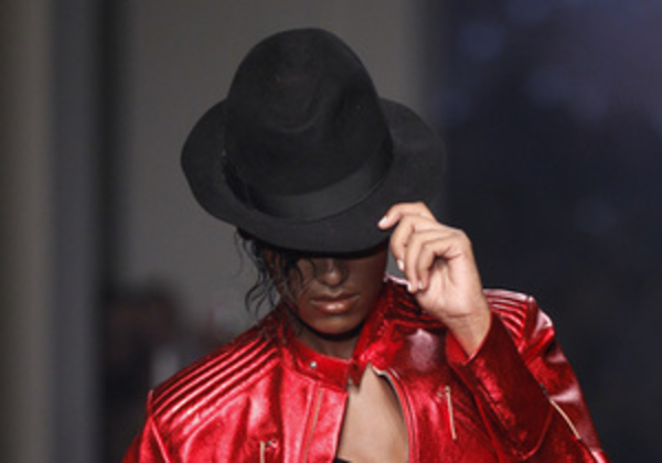 Жан-Поль Готье представил в Париже музыкальную коллекцию