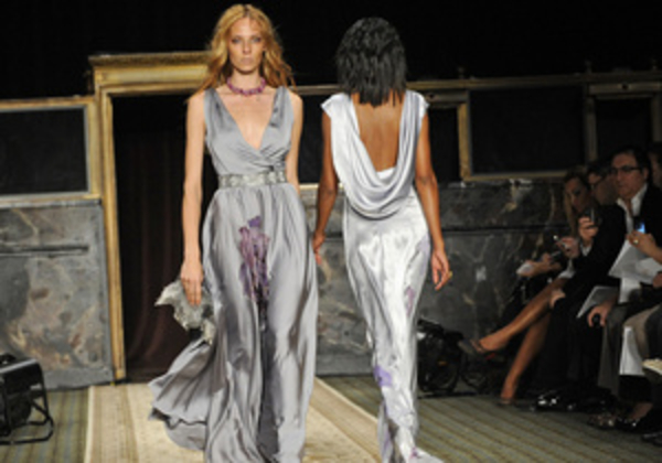 В Нью-Йорке, несмотря на протесты, состоялся показ коллекции дочери президента Узбекистана