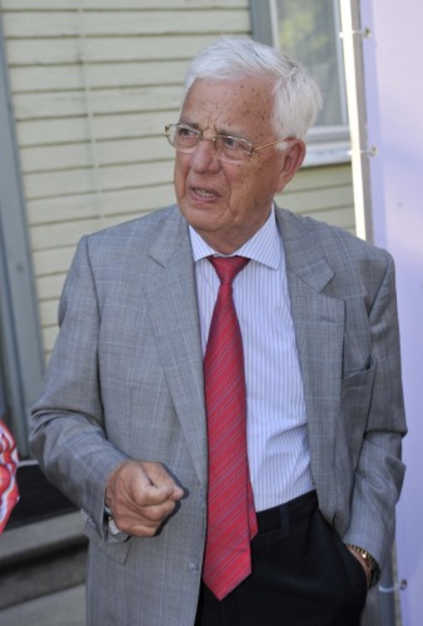 Раймонд Паулс рассказал об алкоголизме и романе с Пугачевой