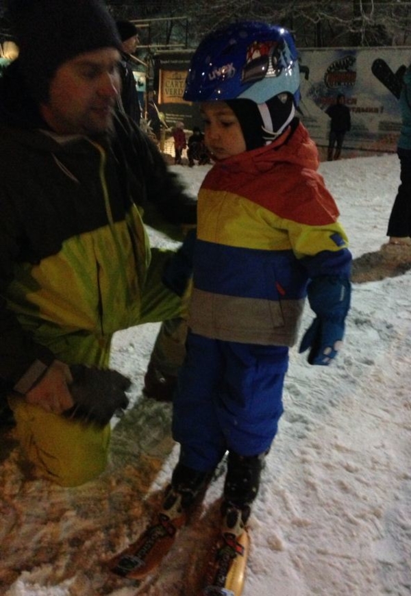 Яна Клочкова поставила двухлетнего сына на лыжи