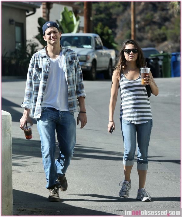 Мила Кунис и Эштон Катчер сообщили дату свадьбы – СМИ