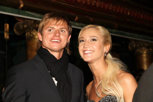 Ольга Бузова и Дмитрий Тарасов сыграли свадьбу и показали фото