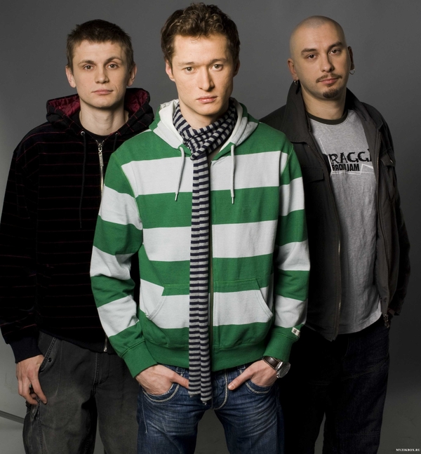 Фанатки снялись в новом клипе Бумбокс, Pianoбой и ТНМК