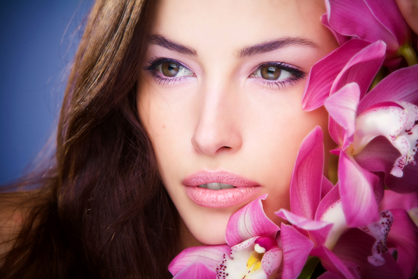 Идеальные брови: Как добиться красивого изгиба