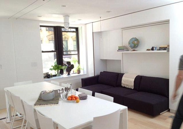 Однушка-трансформер, где можно разместить 12 человек (ВИДЕО)