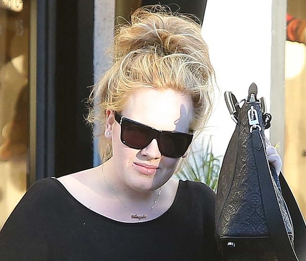 Стало известно, как Адель назвала сына