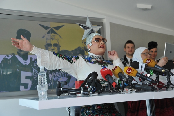 Верка Сердючка о своем Rolls-Royce: Я все-таки тр**нула всех этих миллионеров