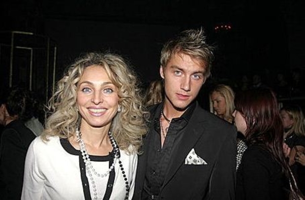 Продюсер Воробьева предоставила фотодоказательства его ДТП