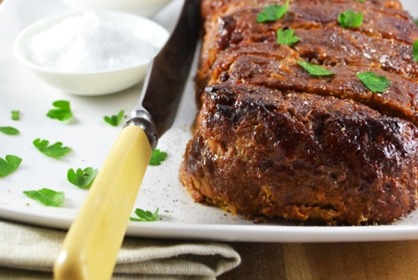 Как приготовить рулет из мясного фарша (ВИДЕО)