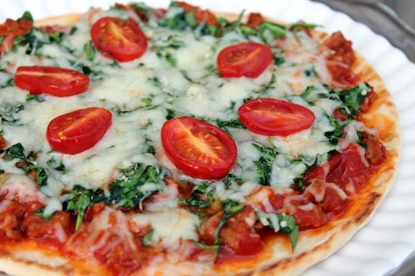 Как приготовить быструю пиццу на лаваше (ВИДЕО)