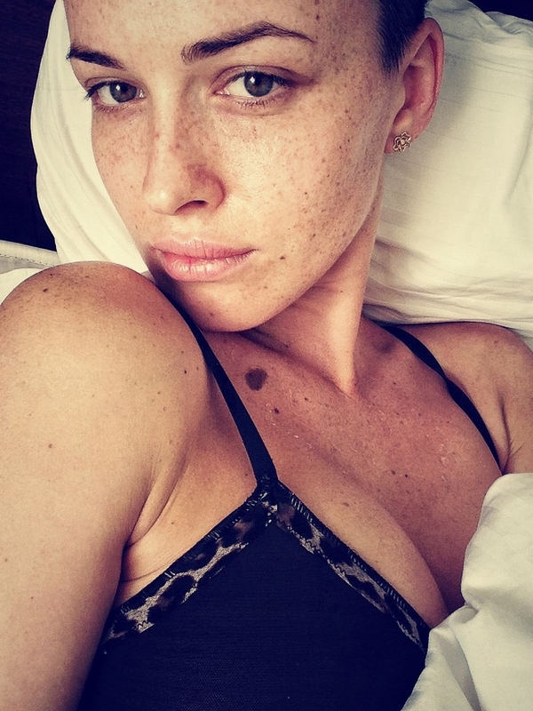 Даша Астафьева напомнила о себе, показав эротическое фото