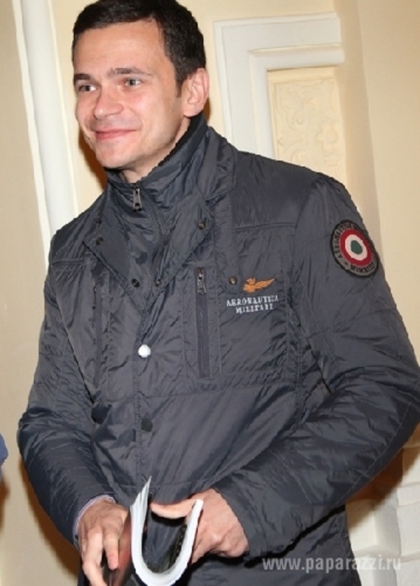 Илья Яшин закрутил роман с юной актрисой