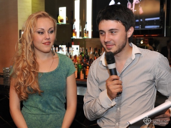 Стало известно, кто родится у певицы Alyosha и Тараса Тополи