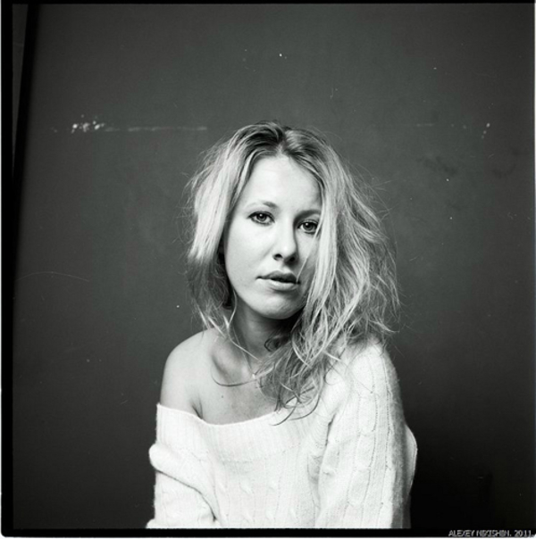 Ксения Собчак похвасталась кольцом и попросила у всех прощения