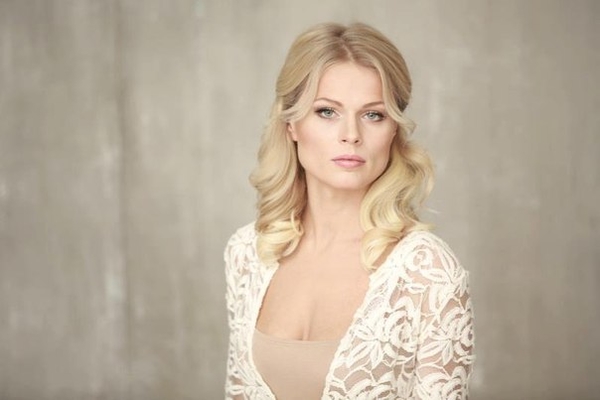 Фреймут показала фото, на котором она в объятиях тайного мужчины