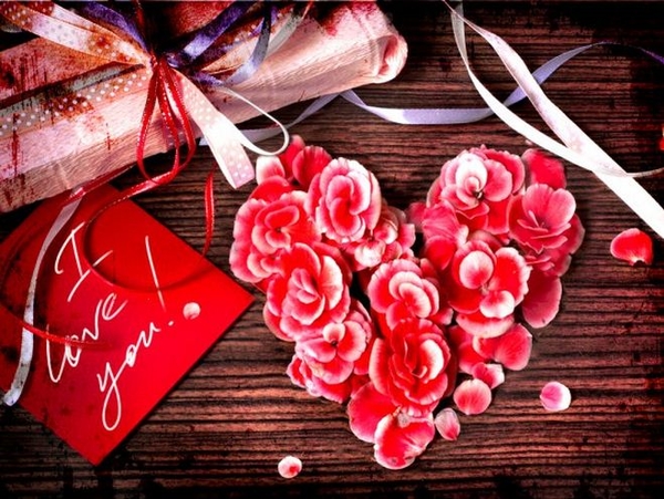 Поздравления с Днем святого Валентина: необычные смс и яркие открытки