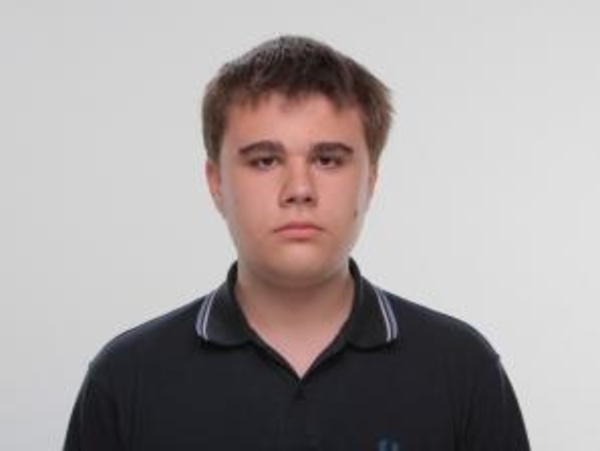 Кохана ми вбиваємо дітей: Парня, который в 14 лет ел с ложки, спас военный лагерь