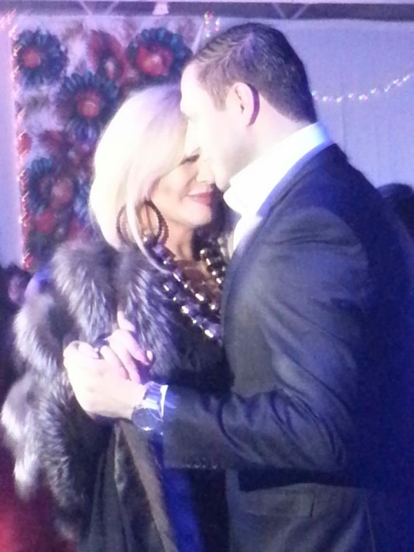 В Сеть попали фото, на которых Билык в объятиях неизвестного мужчины