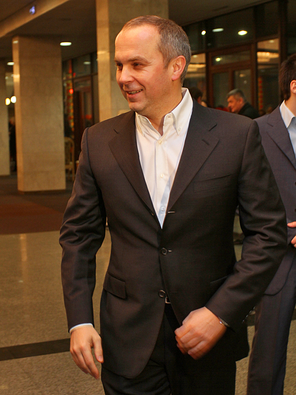 Нестор Шуфрич: Какая разница, что дарить – мишку или ювелирное украшение?