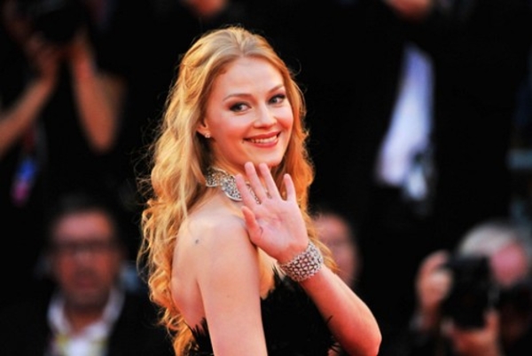 Светлана Ходченкова рассказала о красоте, таланте и харизме