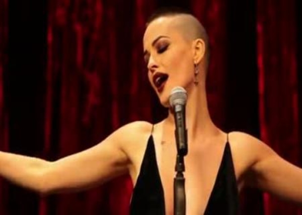 Даша Астафьева и NikitA презентовали эротический клип