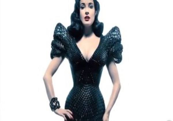 Для Диты фон Тиз создали платье, напечатанное на 3D-принтере