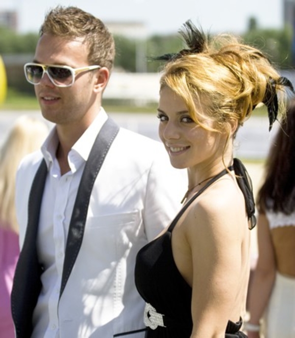 Анна Седокова призналась в любви мужу, который ушел от нее