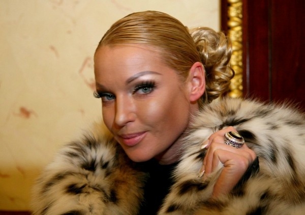 Анастасия Волочкова решила покинуть шоу Две звезды