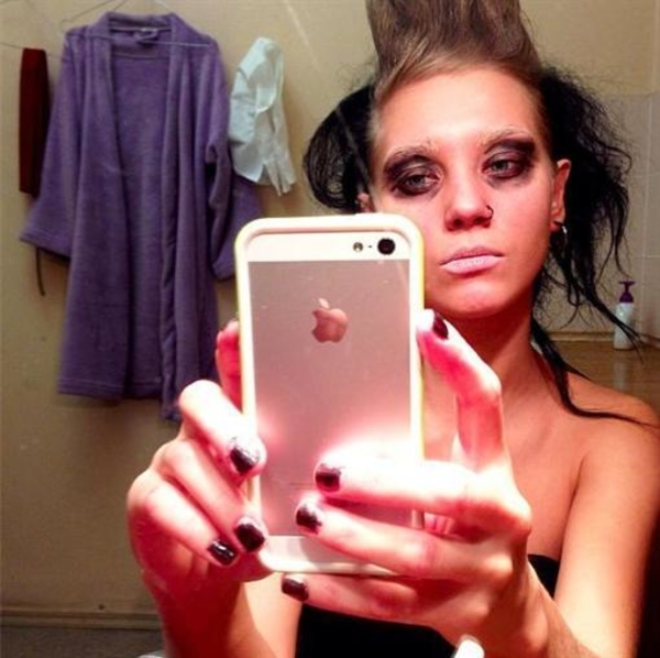 Кристина Асмус показала свои фото в страшном сценическом образе