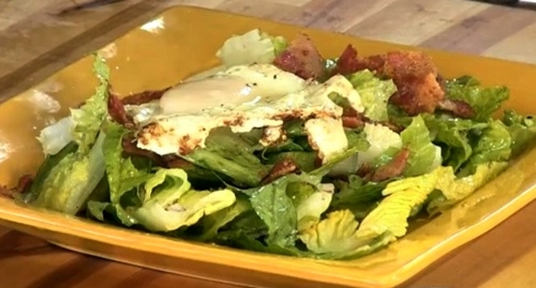 Как приготовить салат с беконом (ВИДЕО)