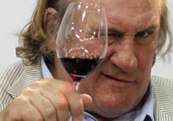 Депардье подарит российским кинематографистам особняк в Париже