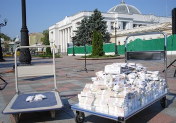 Активисты добились пересмотра бюджета в пользу смертельно больных украинцев