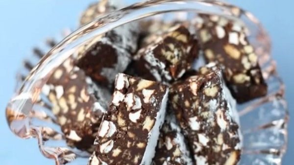 Как приготовить австралийские шоколадные пирожные (ВИДЕО)