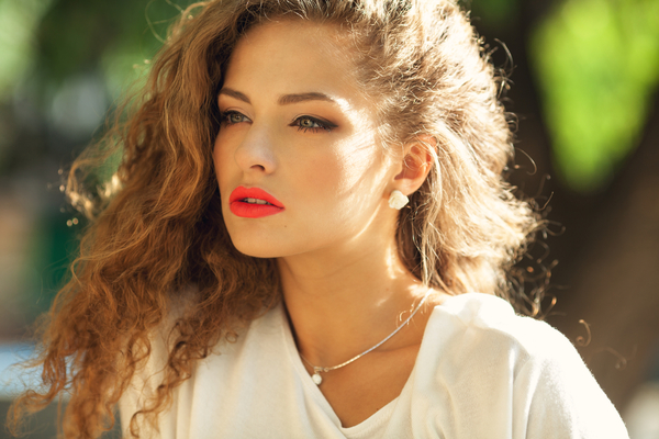 Советы по уходу за кудрявыми волосами