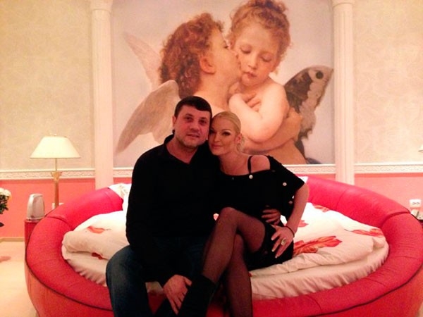 Анастасия Волочкова пиарит свой роман с олигархом