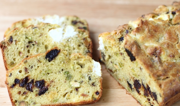 Как приготовить пирог с черносливом и орехами (ВИДЕО)