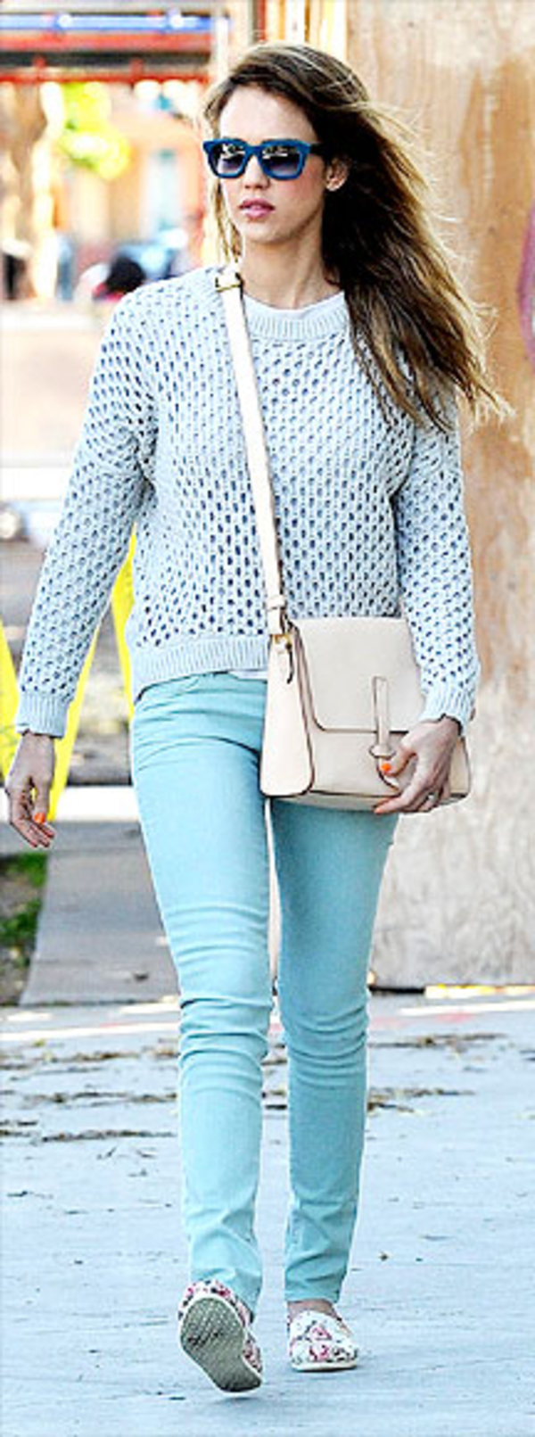 Модная битва: Джессика Альба против Энн Хэтэуэй