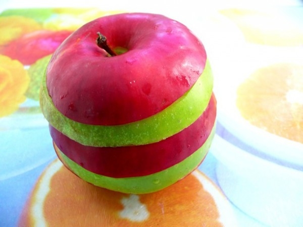 Готовим с ребенком: Как сделать полосатые яблоки