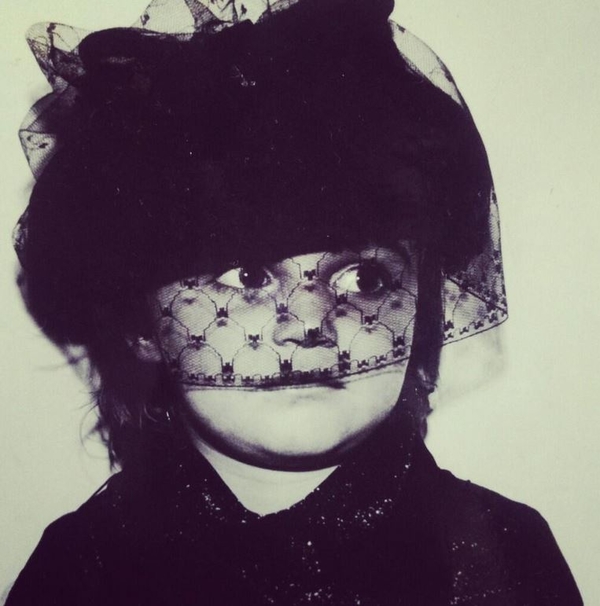 Алена Водонаева поделилась детскими снимками