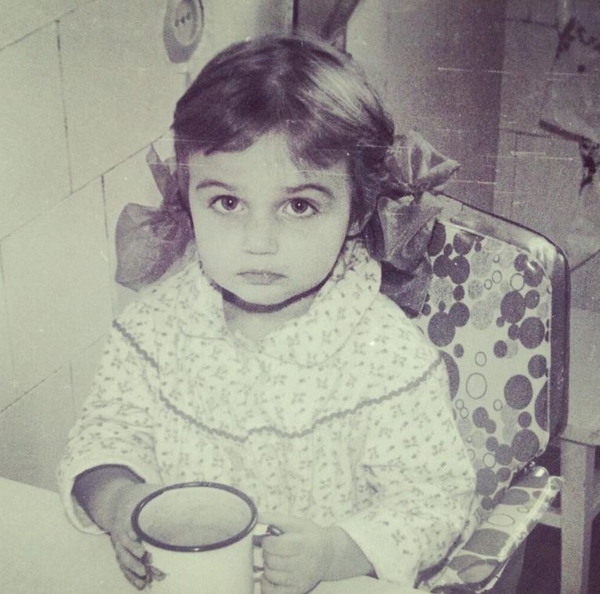 Алена Водонаева поделилась детскими снимками