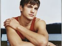 Мужчина недели: ТОП-10 фото Эштона Катчера