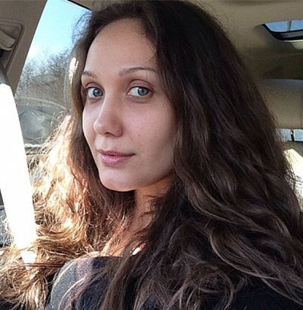 Евгения Власова показала фото, на котором она без макияжа