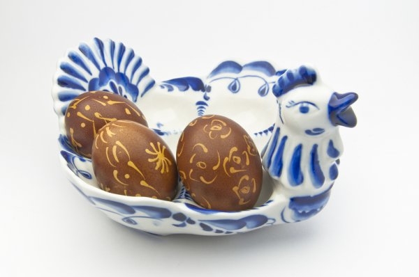 Как красить яйца на Пасху: Три простых способа